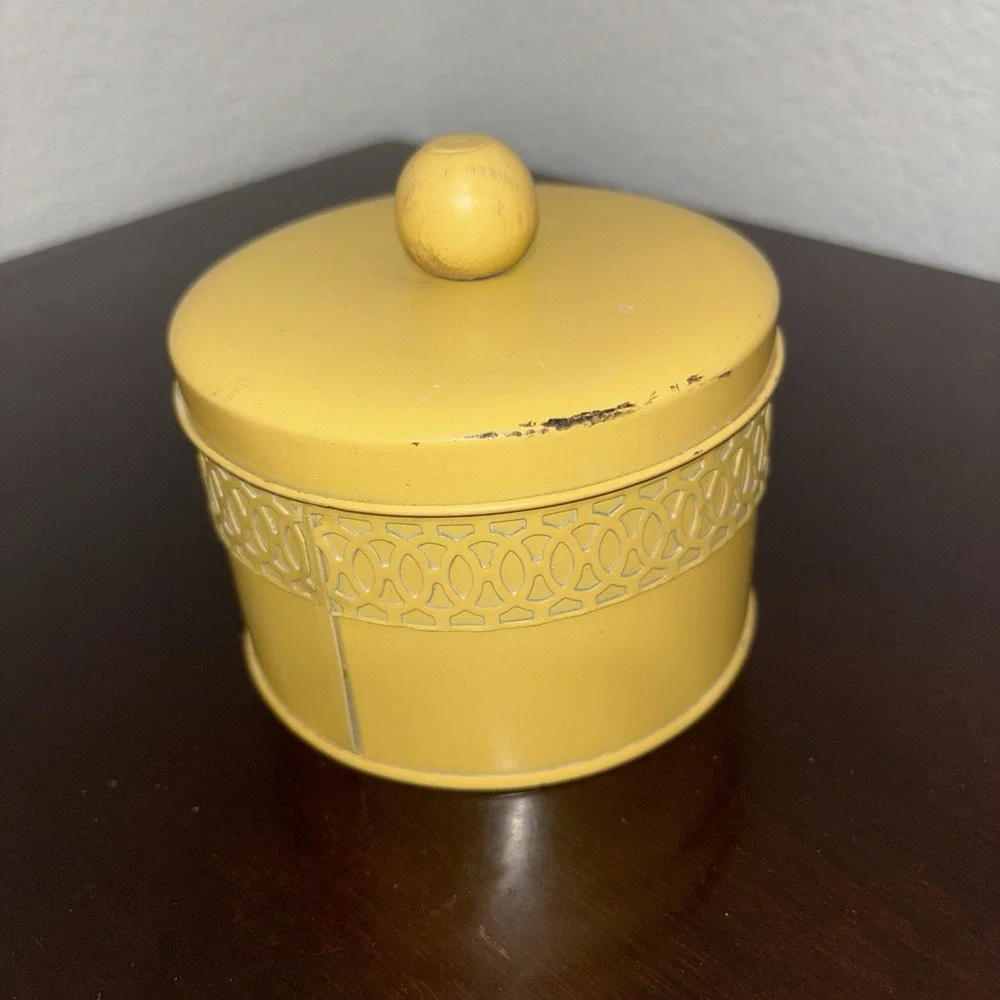 VTG Buttery Yellow Powder Box Tin Feminine Shabby Granny Cottage Dresser Table